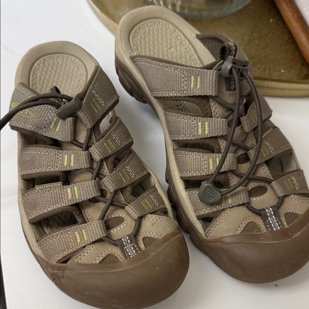 Keen Brown and Tan Hiking Sandals